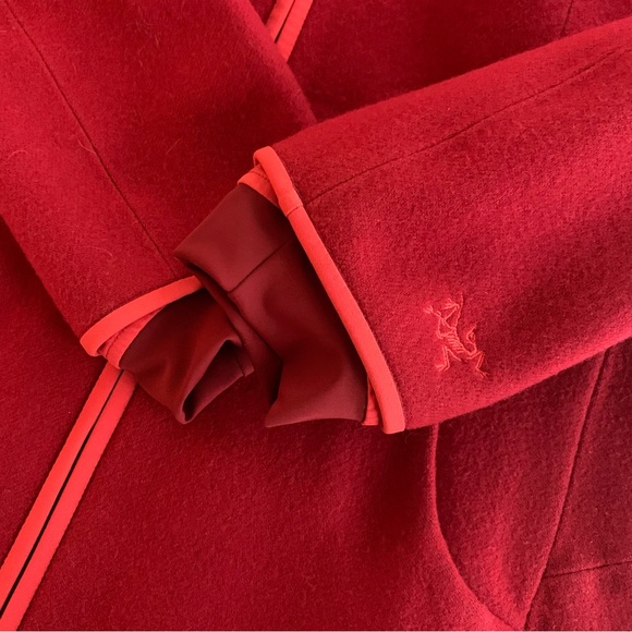 Arc’teryx Hooded Jacket Wool - Picture 6 of 9